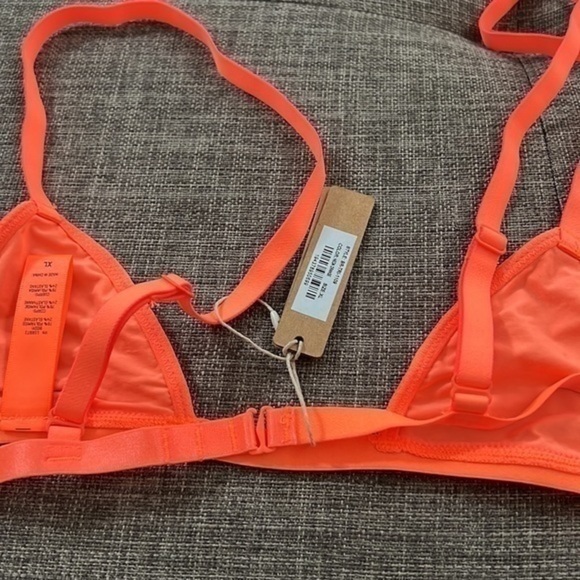 SKIMS FITS EVERYBODY MICRO TRIANGLE BRA - Picture 2 of 6